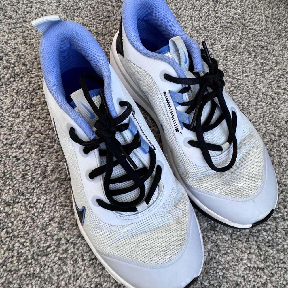 Nike Men's Sneakers in White, Black & Light Blue